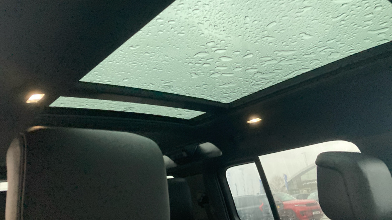 Land Rover Defender 3.0 D250 X-Dynamic HSE 110 5dr Auto Diesel Estate